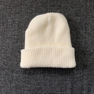 WINTER IS COMING! NW White AA knit toque beanie